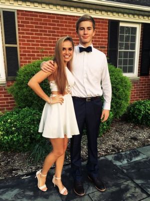 What to Wear to a Homecoming Dance: A Multifaceted Perspective